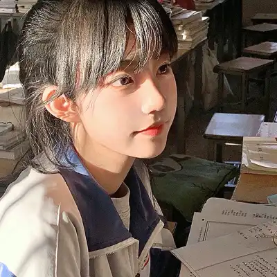 仰映容